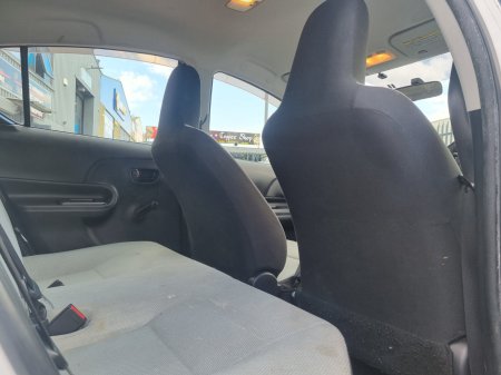 2016 Toyota Aqua - photo 9