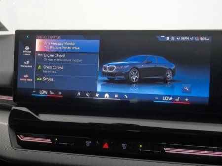 2025 BMW 5-Series - photo 19