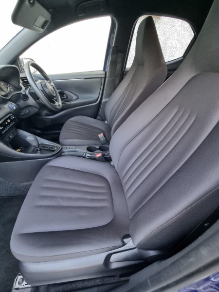 2021 Toyota Yaris - photo 13