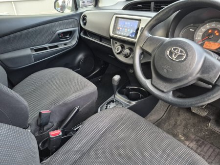2016 Toyota Vitz - photo 21