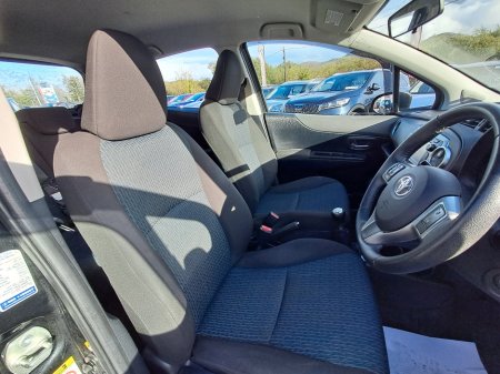 2011 Toyota Yaris - photo 7