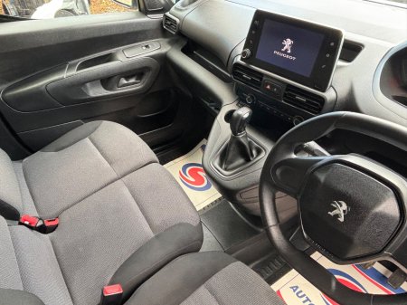 2020 Peugeot Partner - photo 20