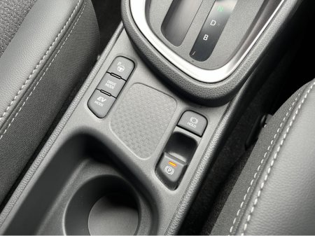 2025 Toyota Yaris Cross - photo 15
