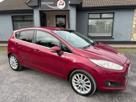 2014 Ford Fiesta - photo 2