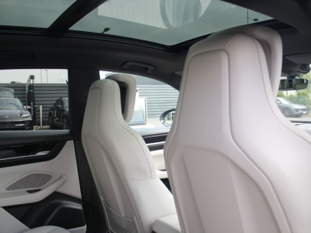 2026 Porsche Macan - photo 9