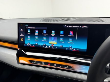 2024 BMW 5-Series - photo 23