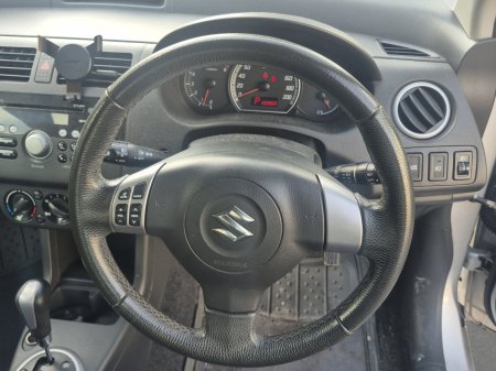 2010 Suzuki Swift - photo 21