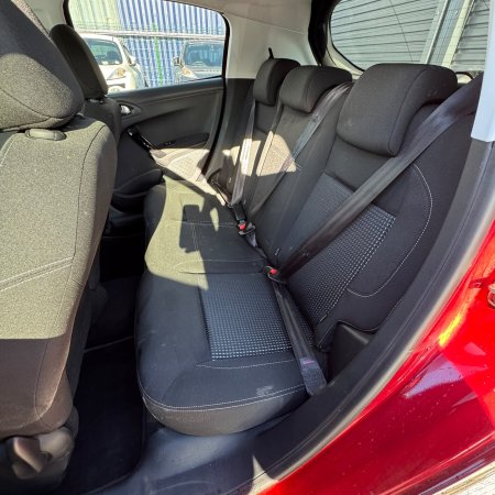 2017 Peugeot 208 - photo 31