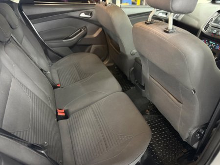 2017 Ford Focus - photo 21