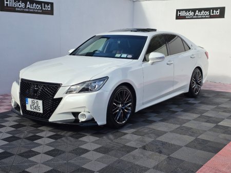 2015 Toyota Crown - photo 2