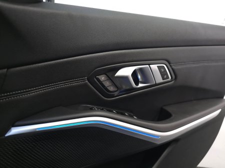 2023 BMW 3-Series - photo 21