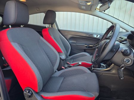 2015 Ford Fiesta - photo 11