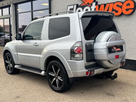 2015 Mitsubishi Shogun - photo 6