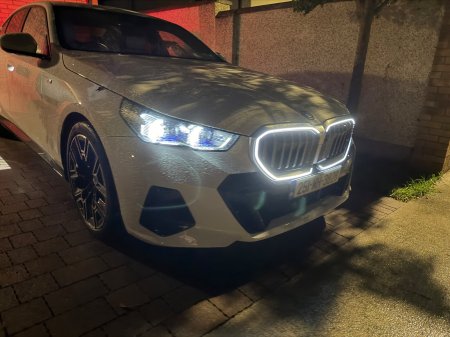 2025 BMW 5-Series - photo 27