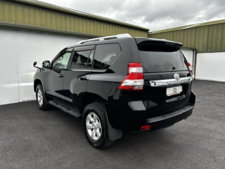 2017 Toyota Land Cruiser - photo 4