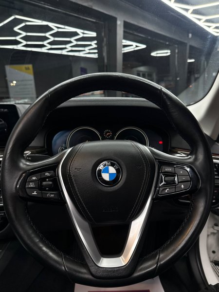 2018 BMW 5-Series - photo 12