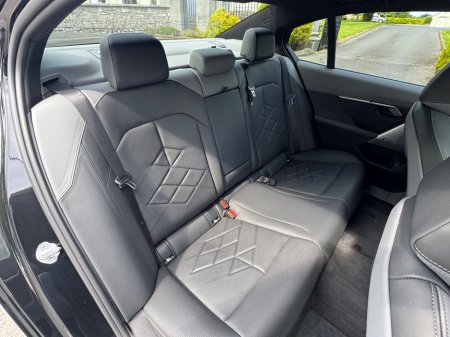 2024 BMW 5-Series - photo 15