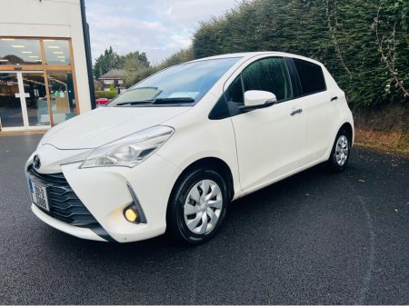 2020 Toyota Vitz - photo 4