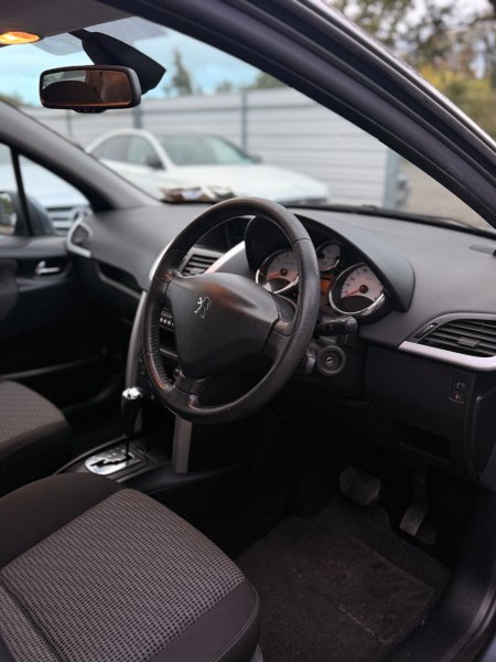 2010 Peugeot 207 - photo 17