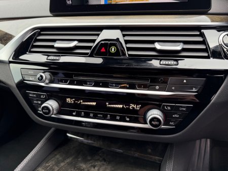 2018 BMW 5-Series - photo 25