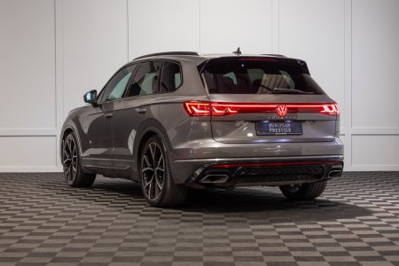 2025 Volkswagen Touareg - photo 4
