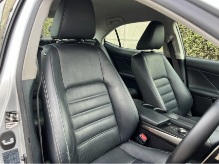 2015 Lexus IS - photo 11