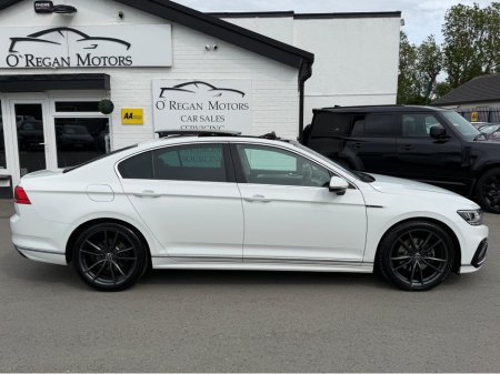 2022 Volkswagen Passat - photo 2