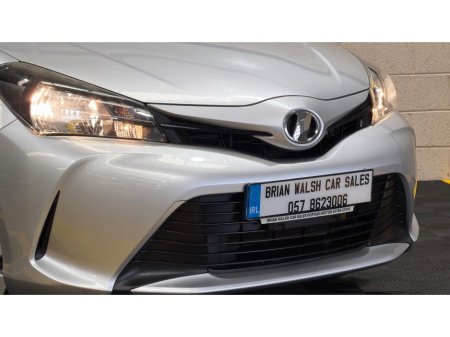2016 Toyota Vitz - photo 3