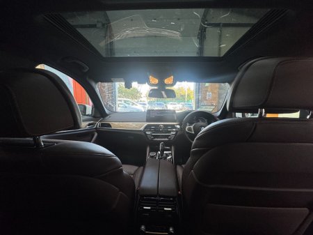 2021 BMW 5-Series - photo 22