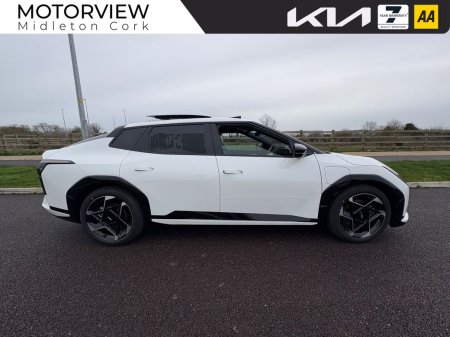 2026 Kia EV4 - photo 2