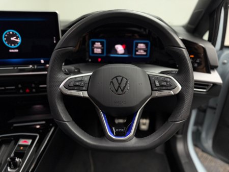 2025 Volkswagen Golf - photo 17