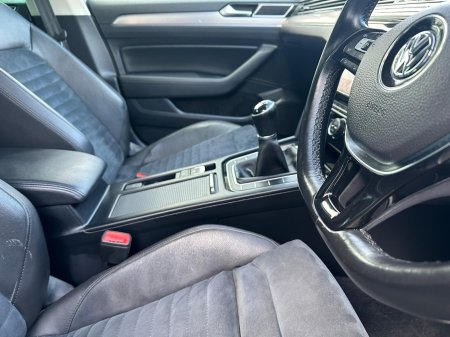 2019 Volkswagen Passat - photo 15