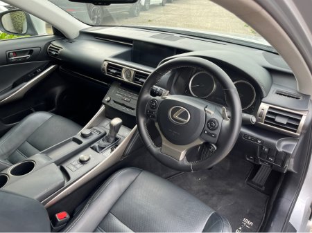 2015 Lexus IS - photo 14