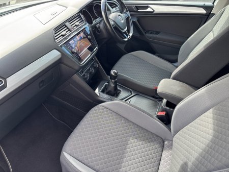2018 Volkswagen Tiguan - photo 2