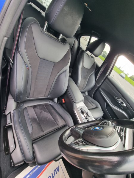 2023 BMW 3-Series - photo 29