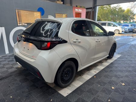 2022 Toyota Yaris - photo 3