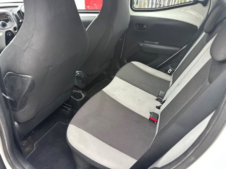 2016 Toyota Aygo - photo 27