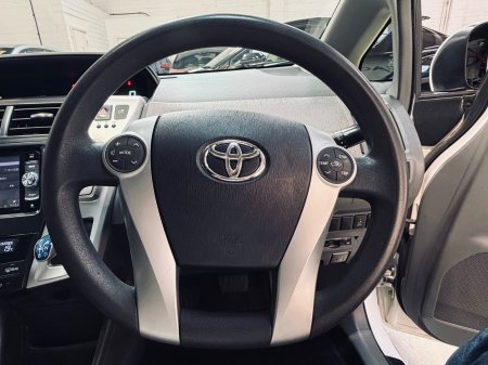 2012 Toyota Prius - photo 16