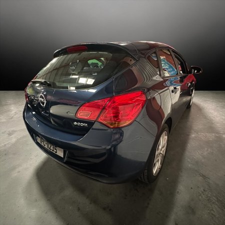 2011 Opel Astra - photo 6