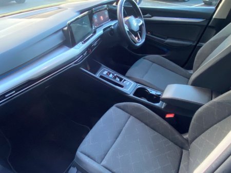 2024 Volkswagen Golf - photo 8