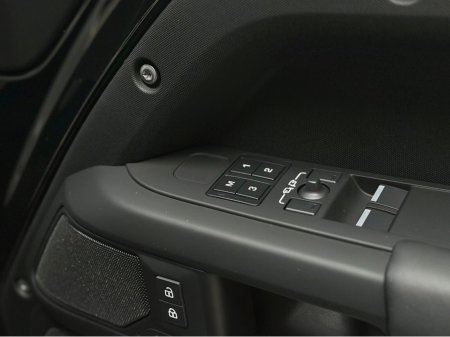 2025 Land Rover Defender - photo 19