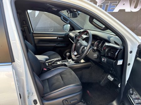 2024 Toyota Hilux - photo 10