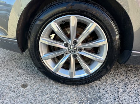 2015 Volkswagen Passat - photo 25