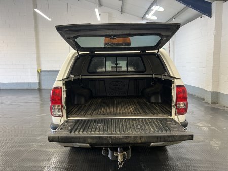 2023 Toyota Hilux - photo 2