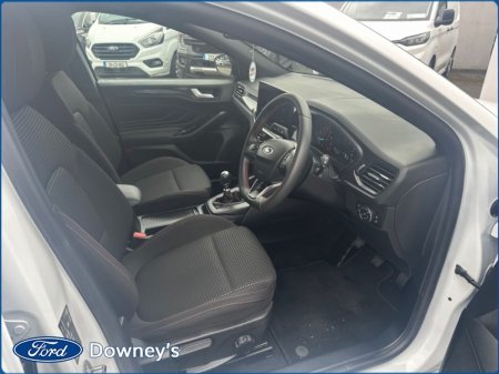 2023 Ford Focus - photo 2