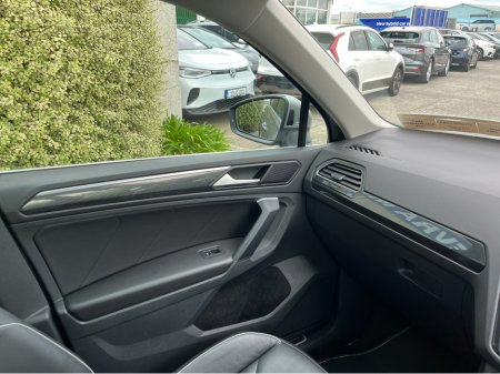 2020 Volkswagen Tiguan - photo 18
