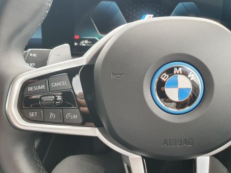 2025 BMW 3-Series - photo 17
