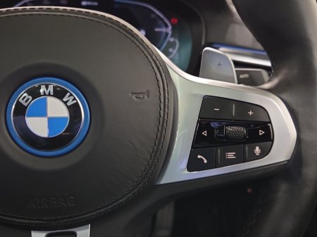 2022 BMW 5-Series - photo 18