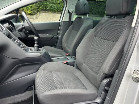 2016 Peugeot 5008 - photo 22