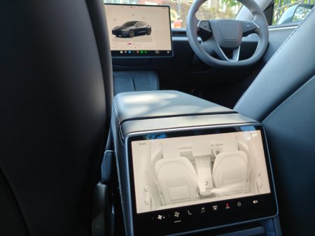 2026 Tesla Model 3 - photo 11